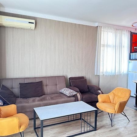 Apartament On Rustaveli 巴统 外观 照片