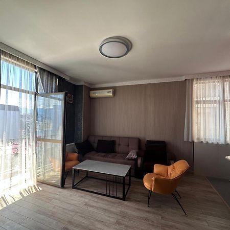 Apartament On Rustaveli 巴统 外观 照片