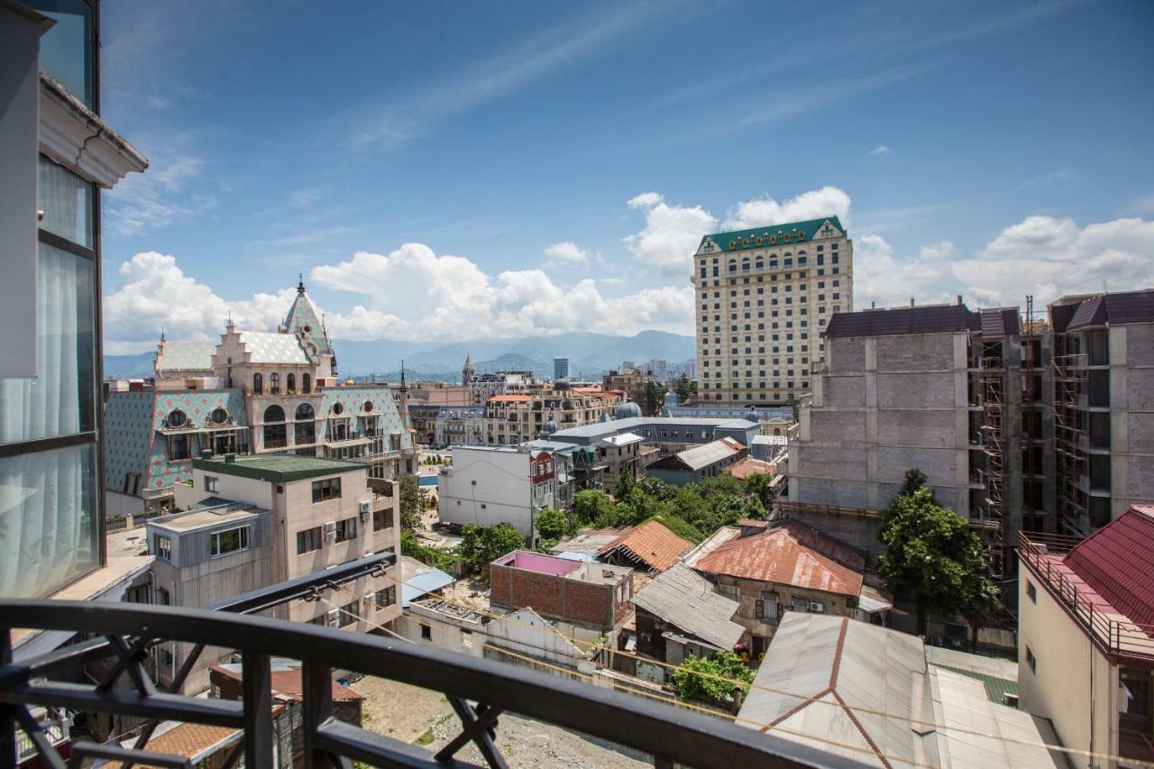 Apartament On Rustaveli 巴统 外观 照片