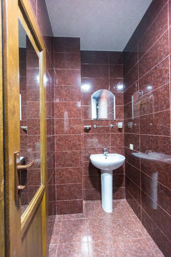 Apartament On Rustaveli 巴统 外观 照片